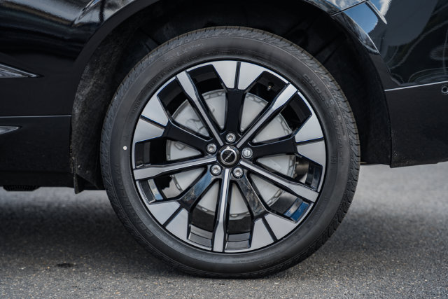New 2026 Volvo XC60 T8 Plus w/ Protection Package Premier AWD/4WD image 18