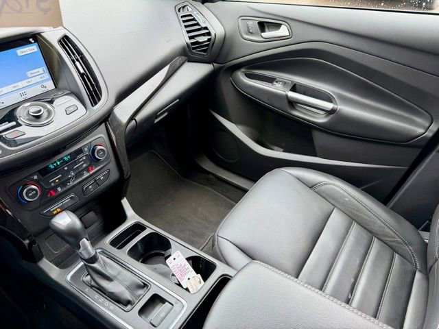 Used 2017 Ford Escape Titanium image 37