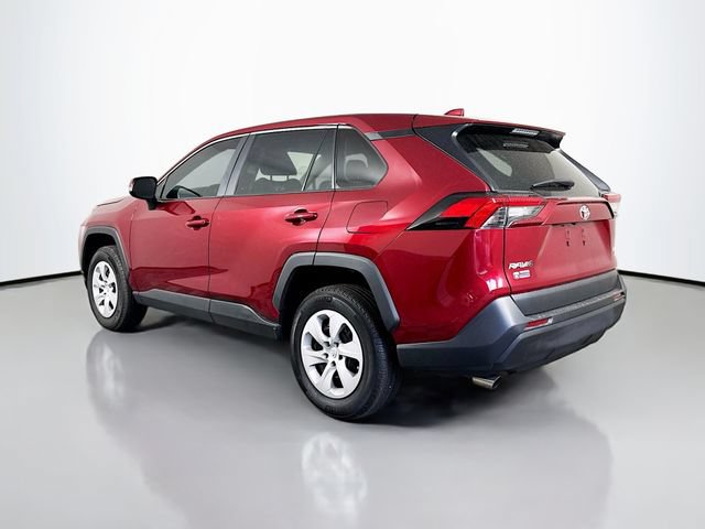 Used 2024 Toyota RAV4 LE AWD/4WD image 4