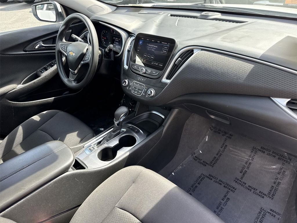 Used 2025 Chevrolet Malibu LT FWD image 25