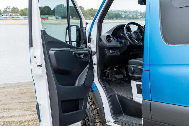 Used 2021 Mercedes-Benz Sprinter 2500 image 35