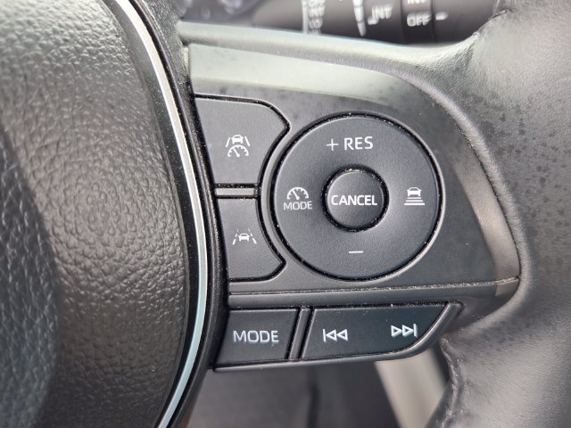 Used 2025 Toyota Corolla Cross LE FWD image 23