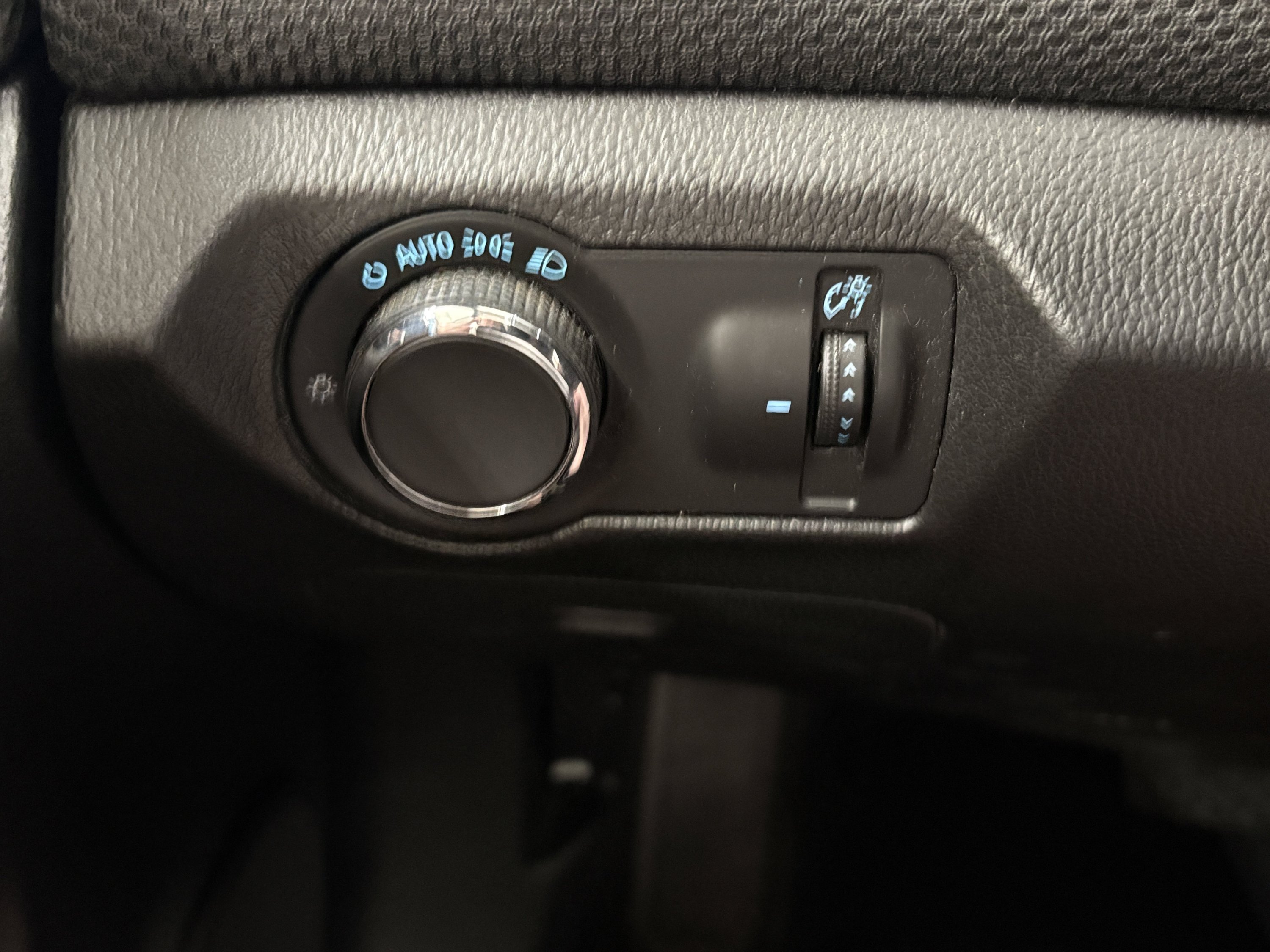 Used 2016 Chevrolet Cruze LT FWD image 17