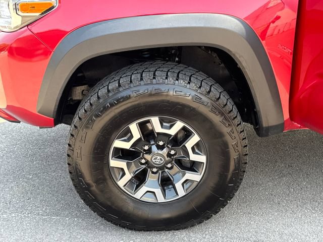 Used 2022 Toyota Tacoma TRD Off-Road AWD/4WD image 22