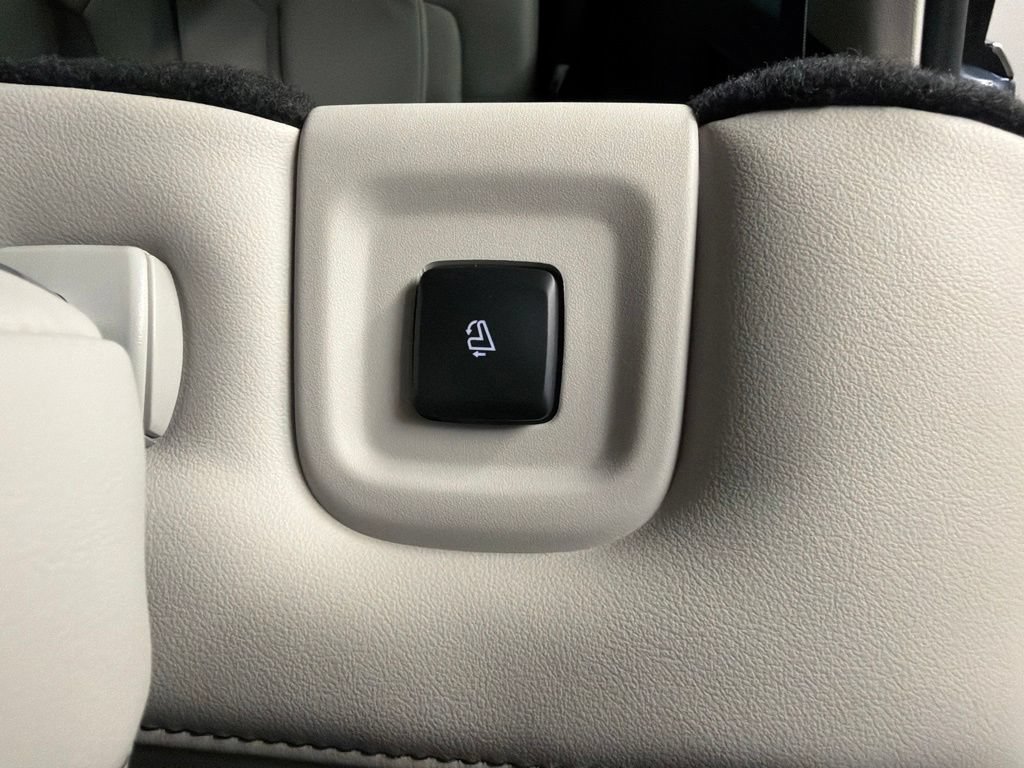 New 2026 Lincoln Aviator AWD image 32