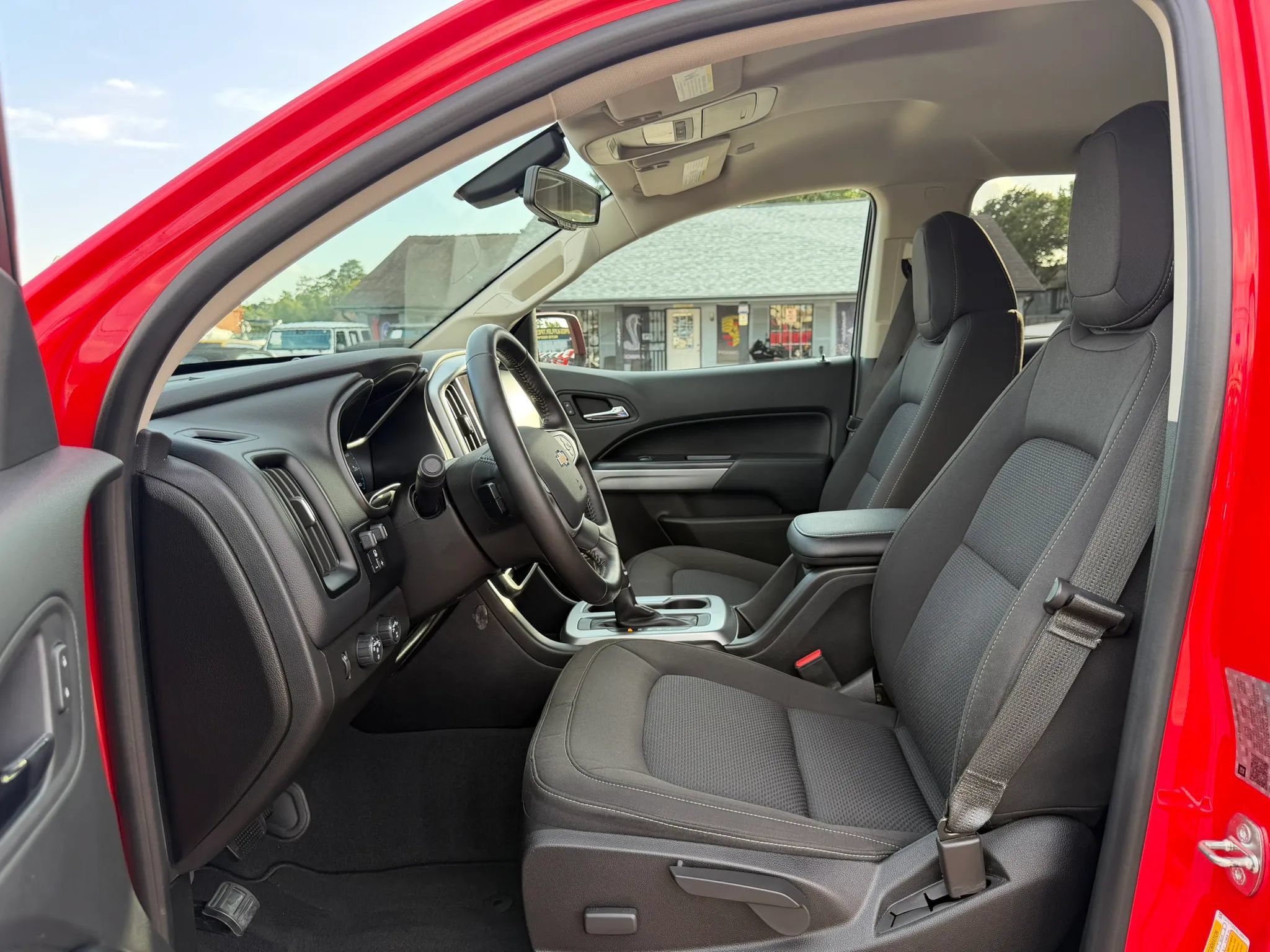 Used 2020 Chevrolet Colorado LT w/ LT Convenience Package AWD/4WD image 22