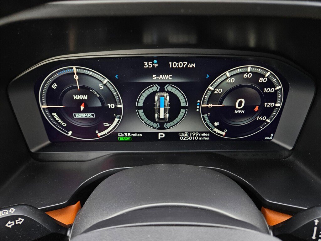 Used 2023 Mitsubishi Outlander SEL image 28