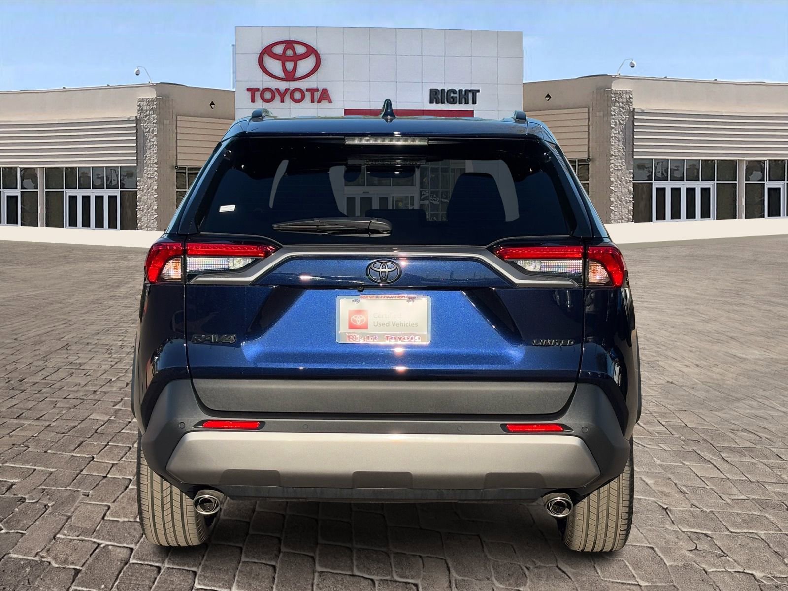 Used 2025 Toyota RAV4 Limited w/ Advanced Technology Package image 7