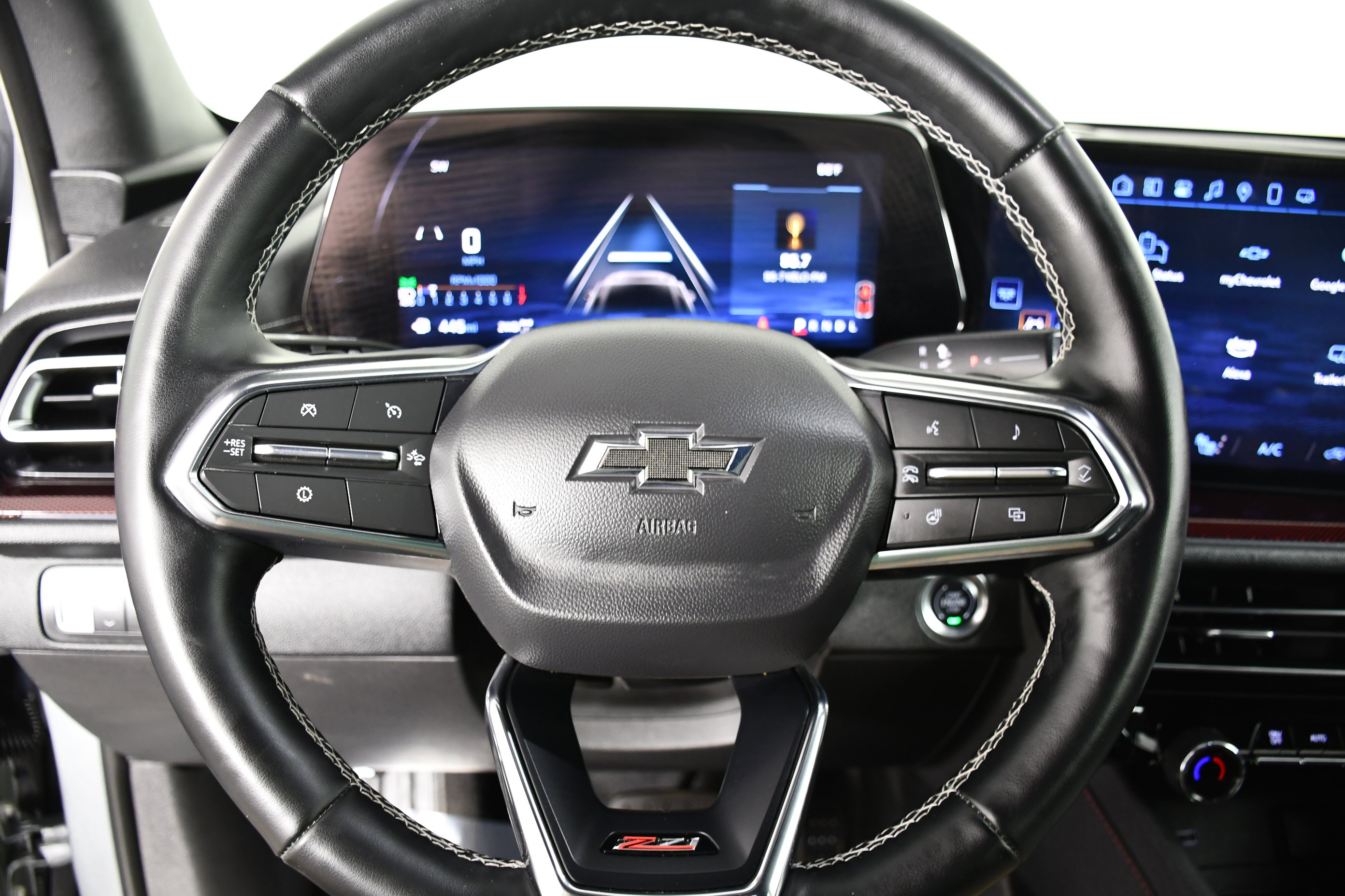 Used 2025 Chevrolet Traverse Z71 image 19