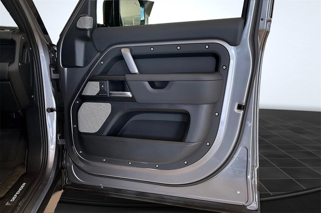 Used 2024 Land Rover Defender 130 Outbound image 24