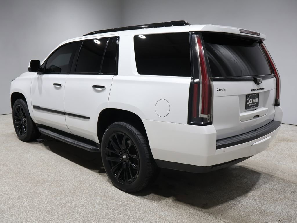 Used 2016 Cadillac Escalade Luxury image 4