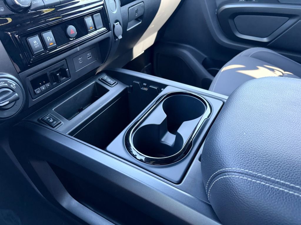 Used 2024 Nissan Titan SV w/ SV Convenience Package AWD/4WD image 19