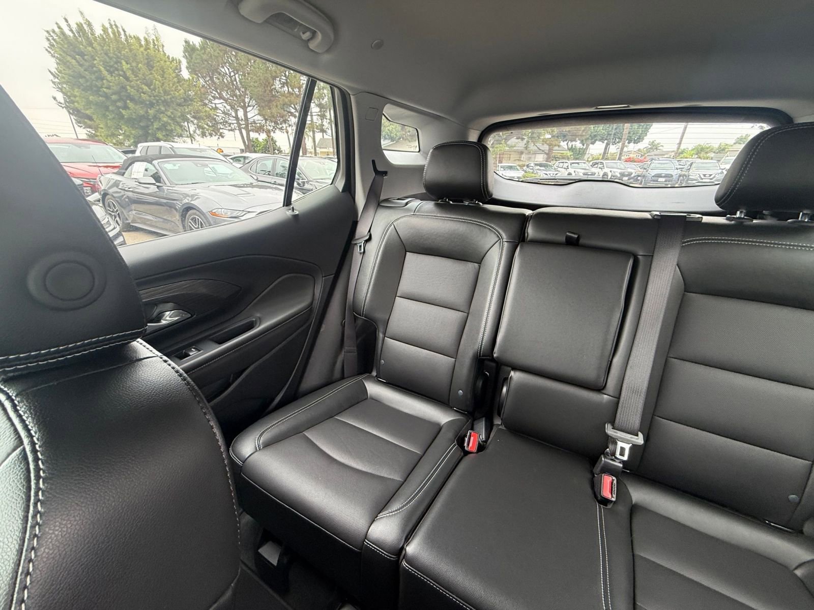 Used 2024 GMC Terrain SLT image 35