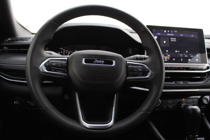 Used 2022 Jeep Compass Altitude image 25