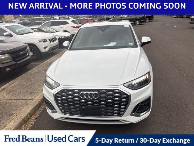 Used 2021 Audi Q5 2.0T Premium w/ Convenience Package AWD/4WD image 2