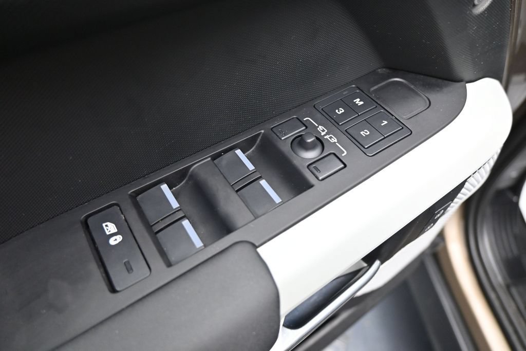 Used 2024 Land Rover Defender 130 S AWD/4WD image 11