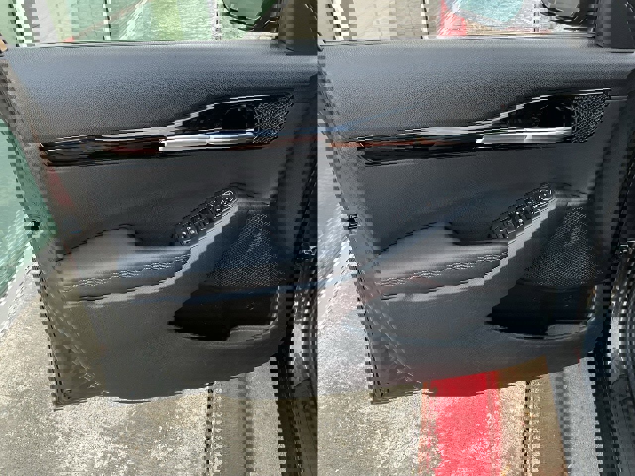 Used 2025 Kia Seltos S image 12