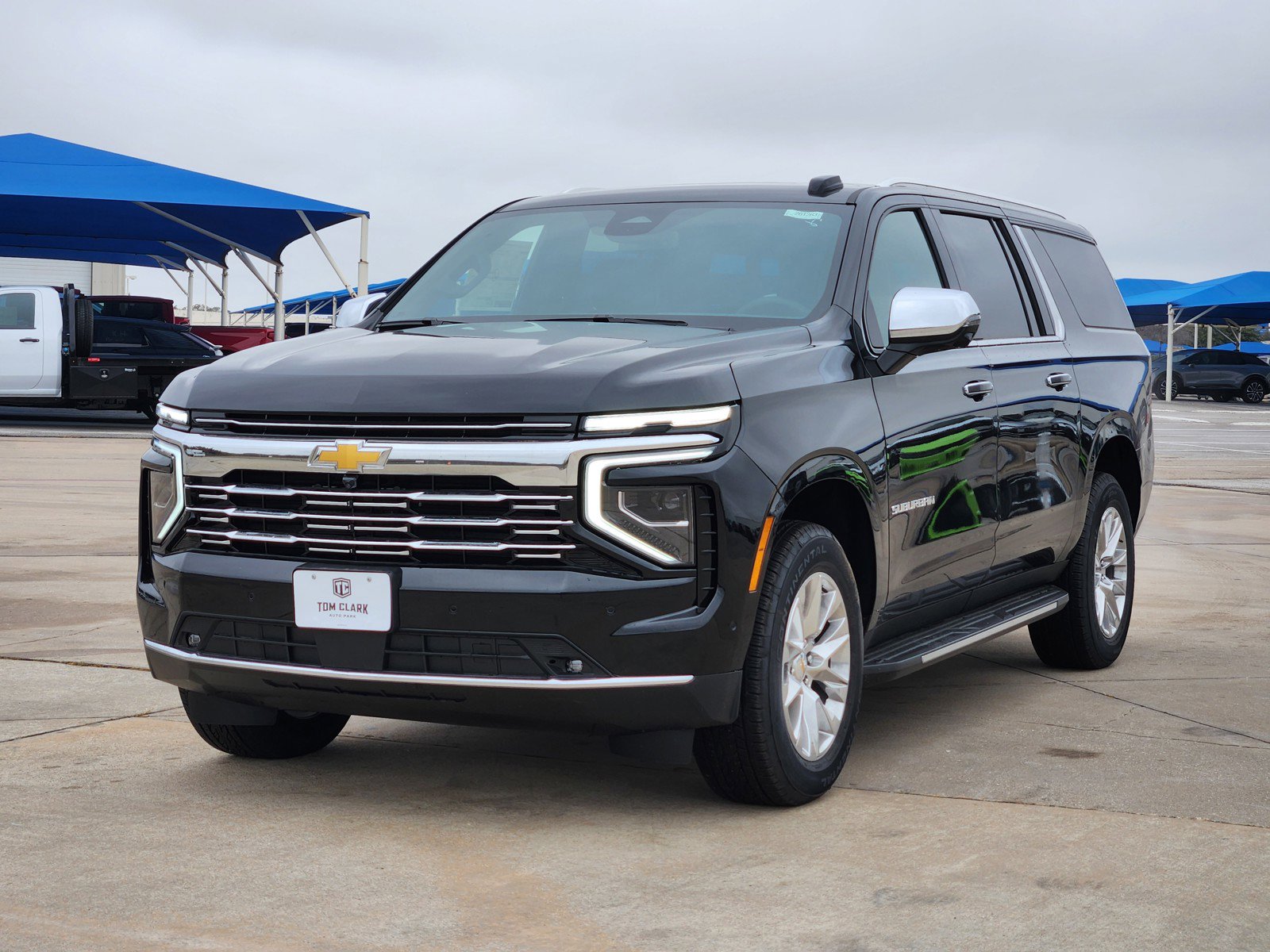 New 2026 Chevrolet Suburban Premier image 2