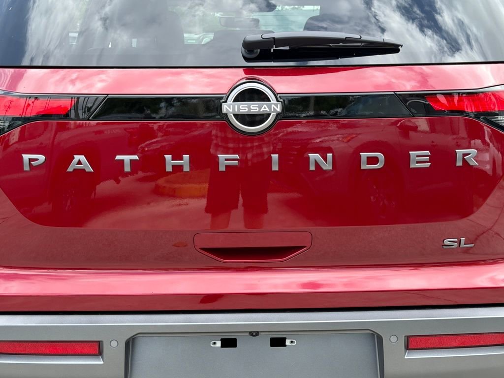 New 2026 Nissan Pathfinder SL image 9
