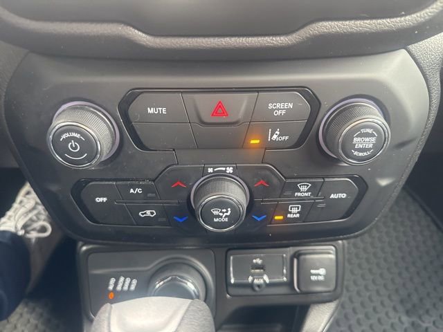 Used 2023 Jeep Renegade Latitude w/ Premium Group image 18