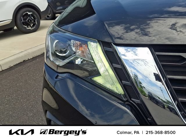 Used 2018 Nissan Pathfinder Platinum AWD/4WD image 11