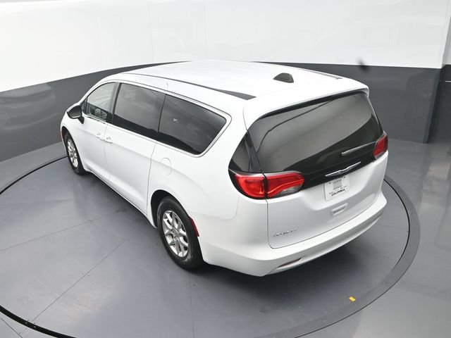 Used 2024 Chrysler Voyager LX FWD image 15