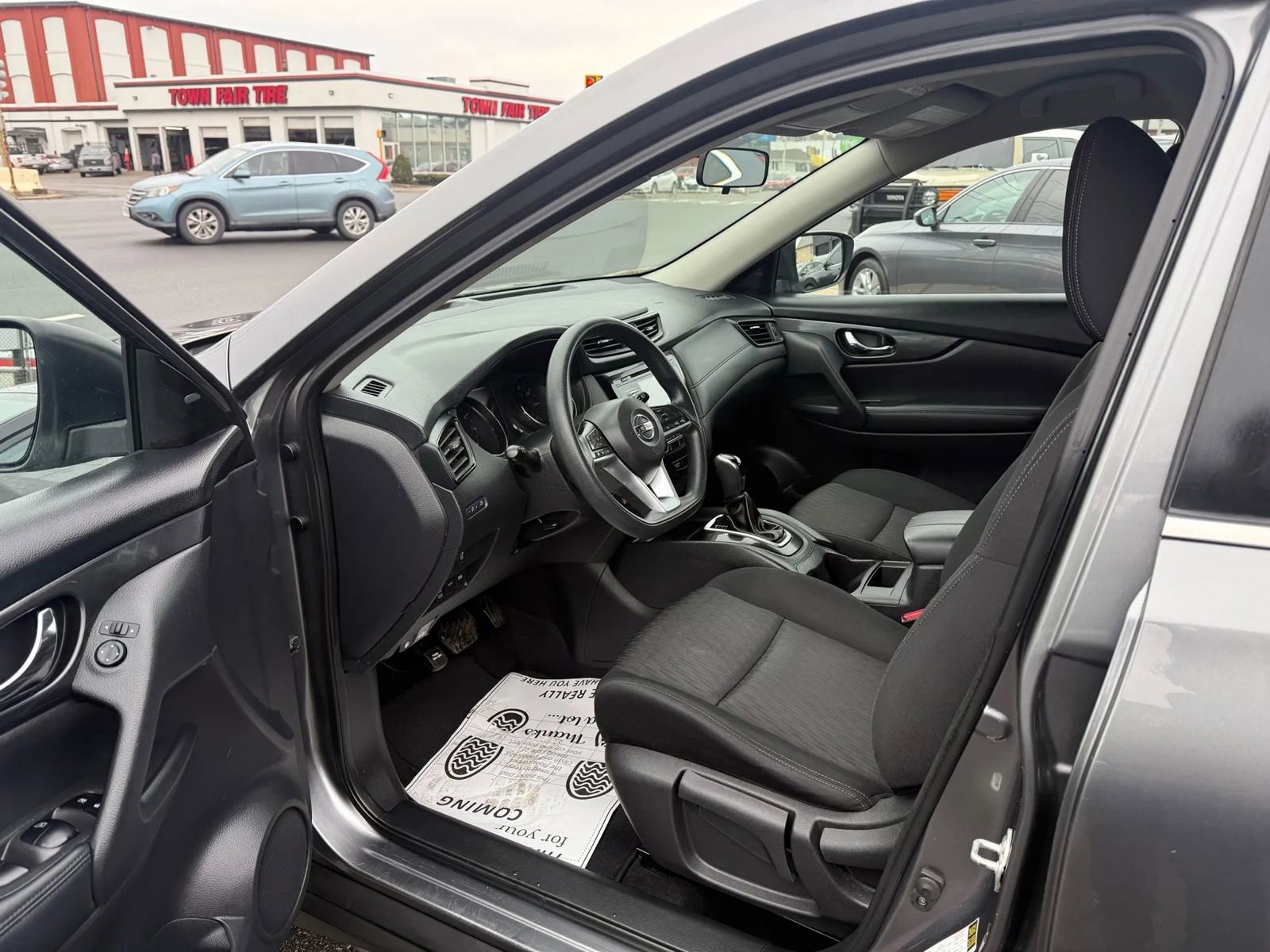 Used 2017 Nissan Rogue S image 10