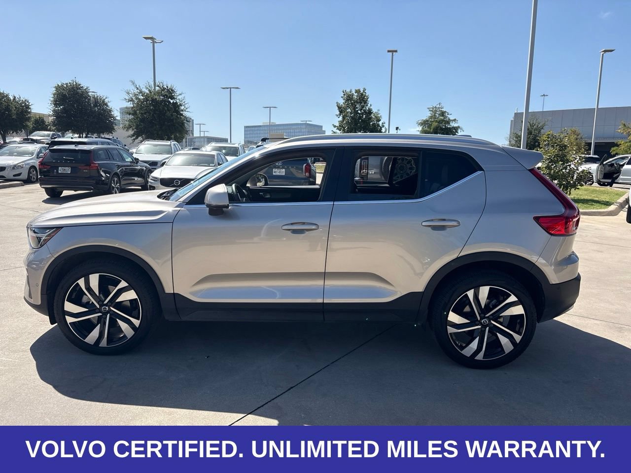 Certified 2024 Volvo XC40 B5 Plus w/ Protection Package Premier AWD/4WD image 8