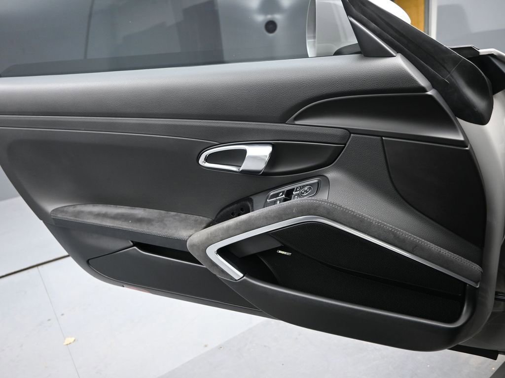 Used 2018 Porsche 718 Cayman GTS image 13