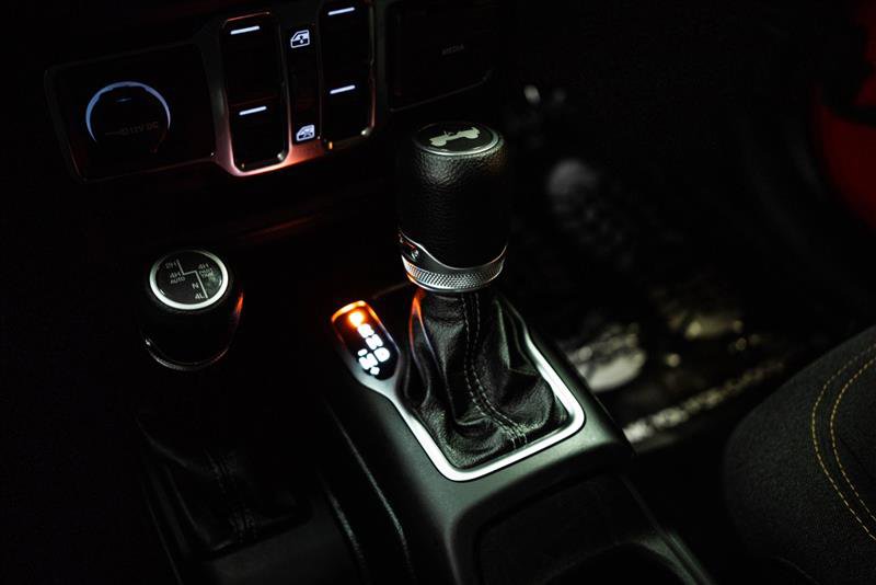 Used 2025 Jeep Wrangler Unlimited Sahara w/ Safety Group image 17