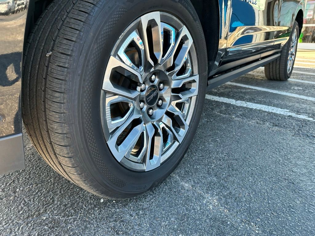 Used 2023 GMC Yukon Denali Ultimate image 10