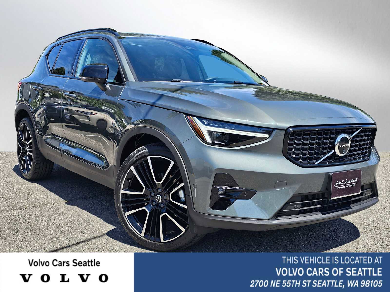 Certified 2024 Volvo XC40 B5 Ultimate w/ Protection Package Premier AWD/4WD image 1