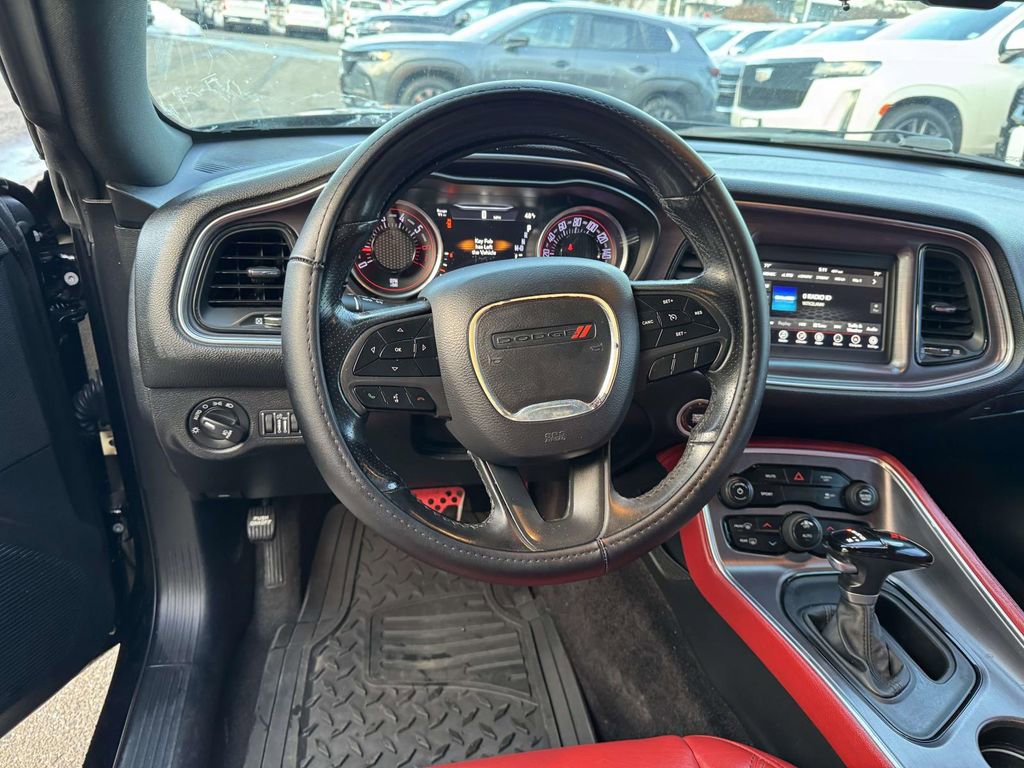 Used 2018 Dodge Challenger R/T RWD image 12