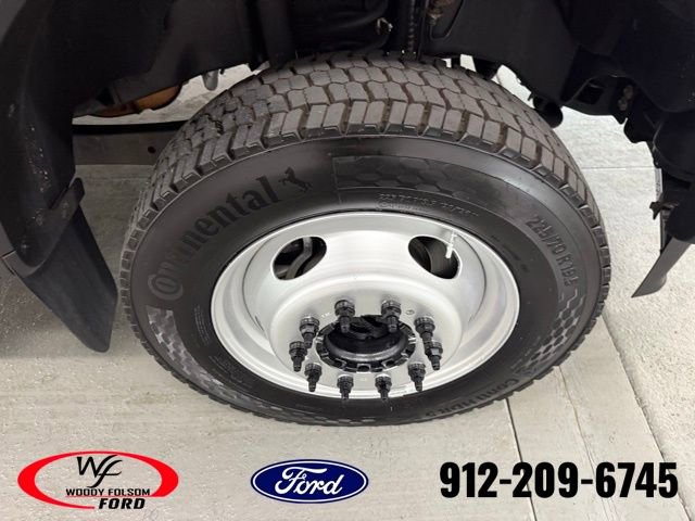 Used 2022 Ford F550 4x4 Crew Cab Super Duty w/ Power Equipment Group image 4