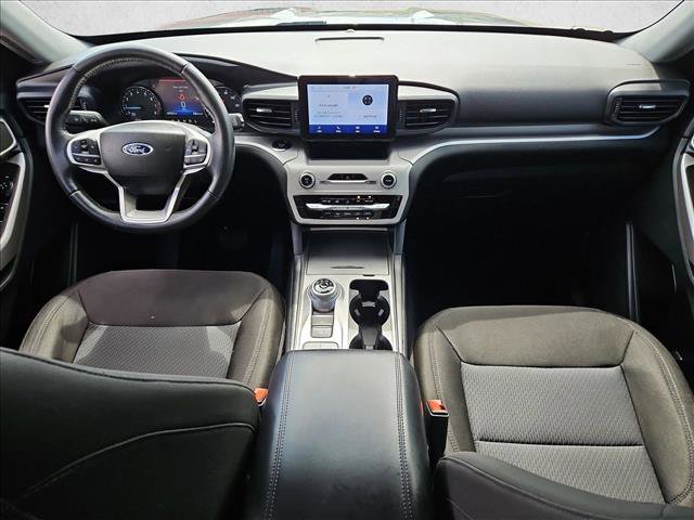 Used 2023 Ford Explorer XLT image 16