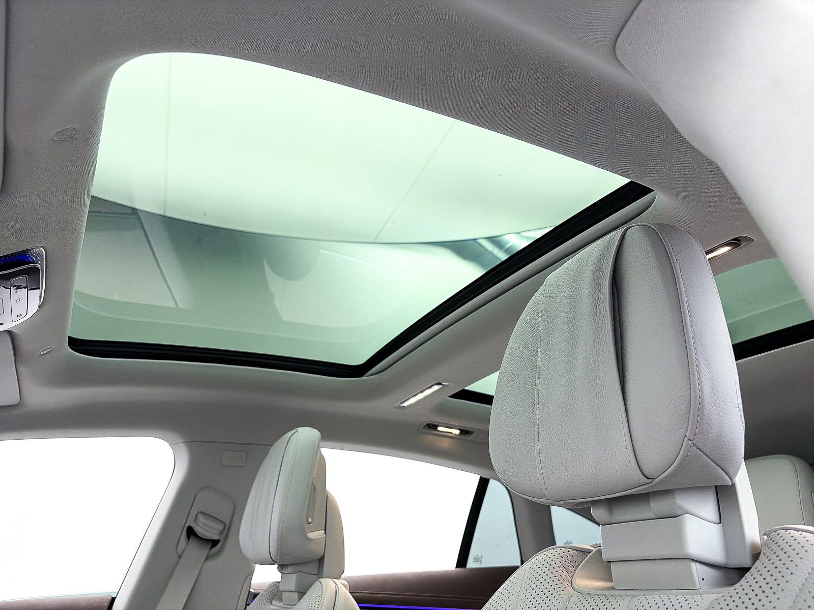 Used 2022 Mercedes-Benz EQS 580 4MATIC Sedan image 6