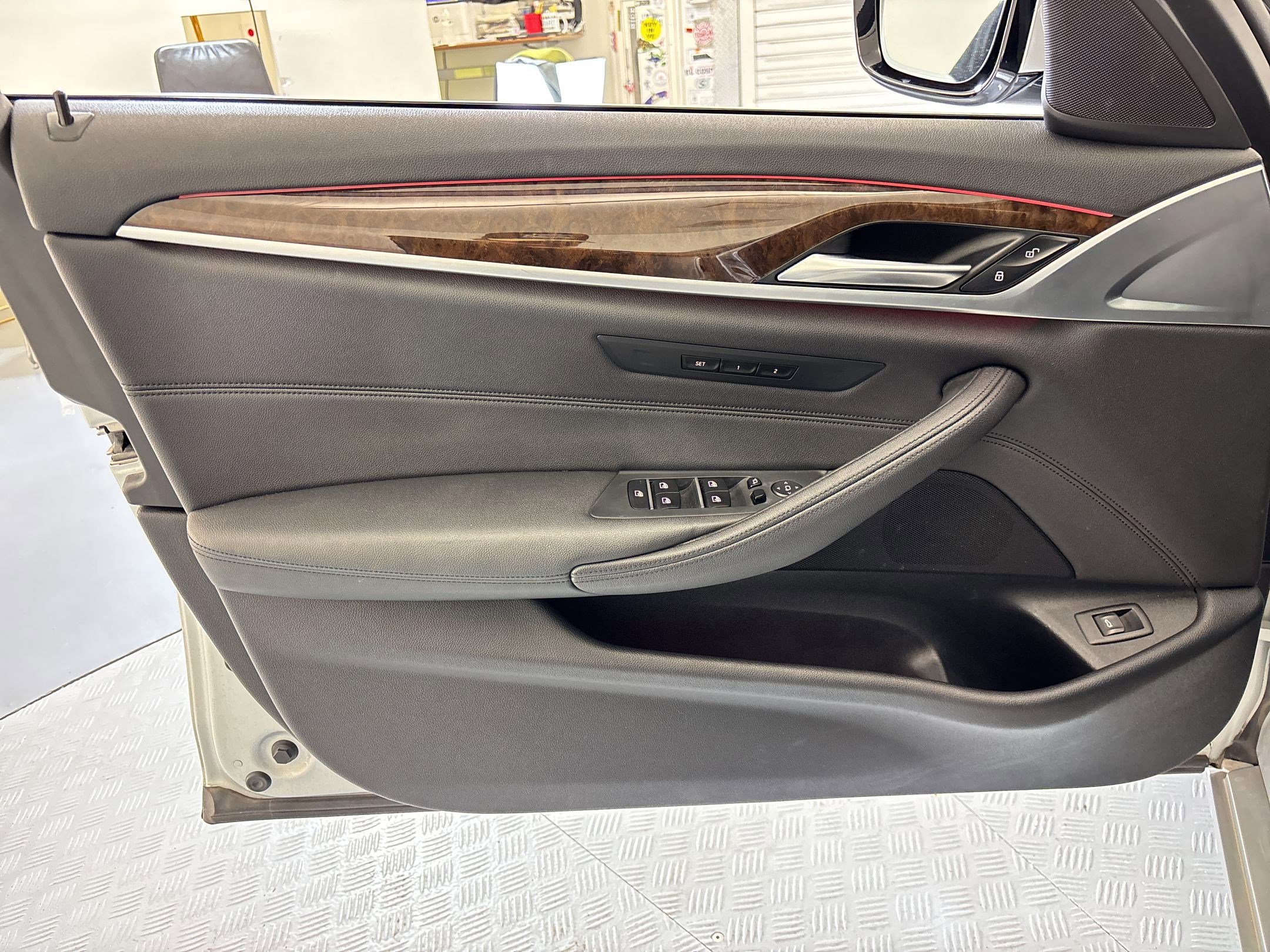 Used 2020 BMW 530i w/ Convenience Package image 11