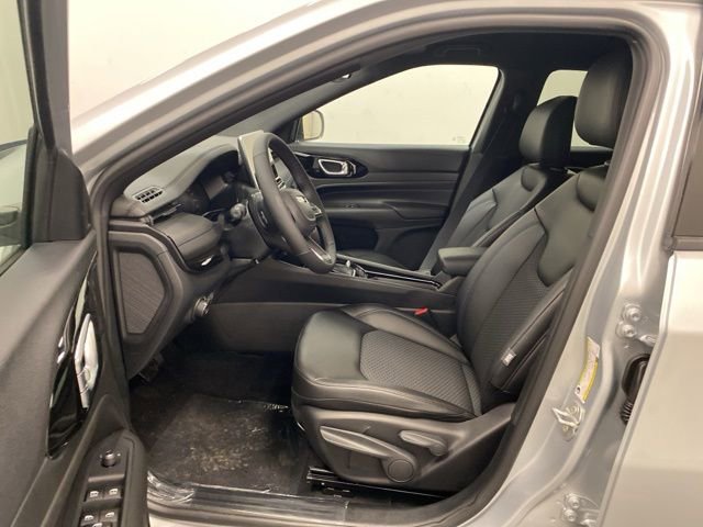 New 2026 Jeep Compass Latitude image 8