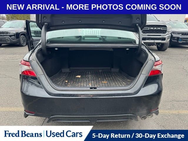 Used 2021 Toyota Camry SE w/ Cold Weather Package image 12
