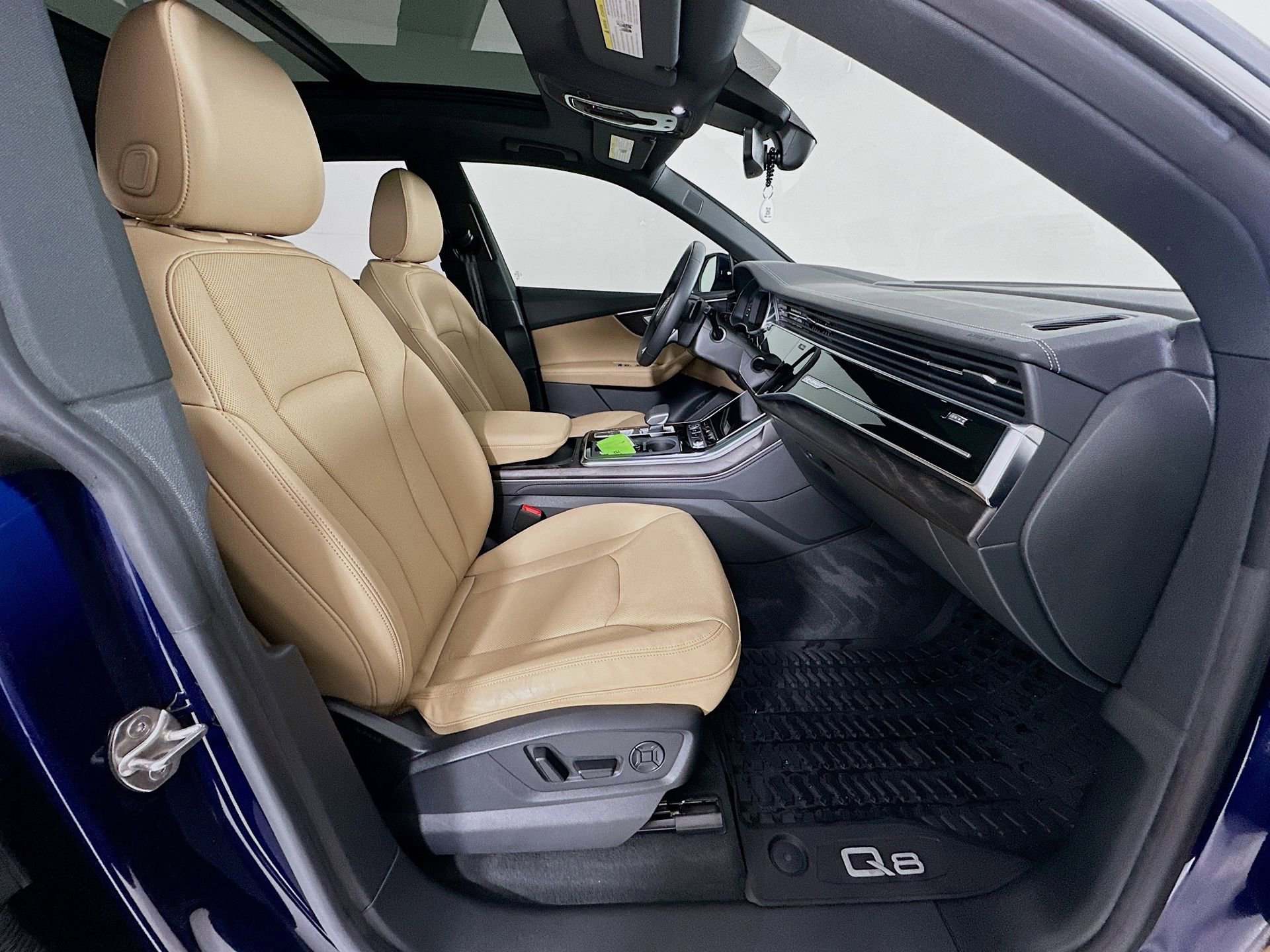 Used 2023 Audi Q8 Prestige w/ Prestige Package image 30