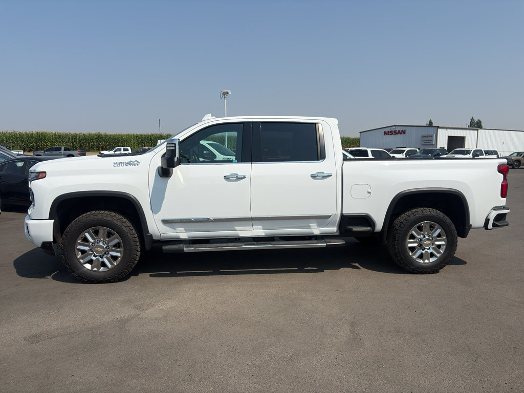 Used 2024 Chevrolet Silverado 3500 High Country w/ High Country Premium Package AWD/4WD image 17