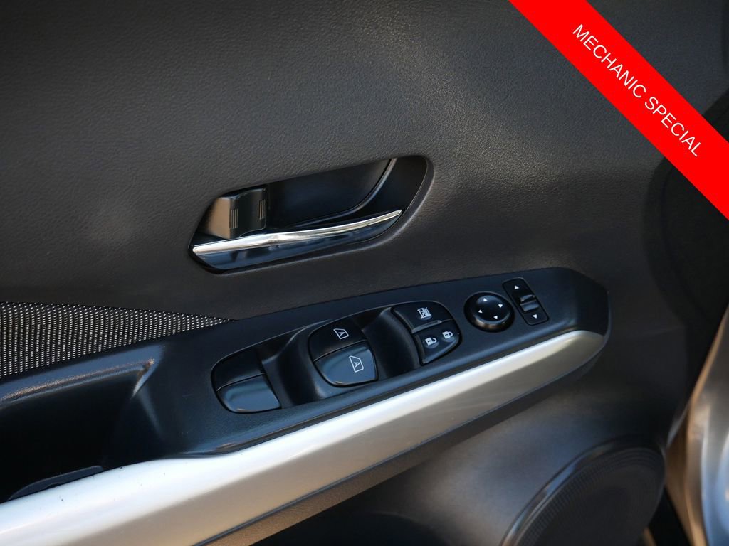 Used 2019 Nissan Kicks SV image 16