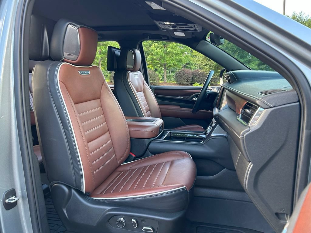 Used 2023 GMC Yukon XL Denali Ultimate AWD/4WD image 55