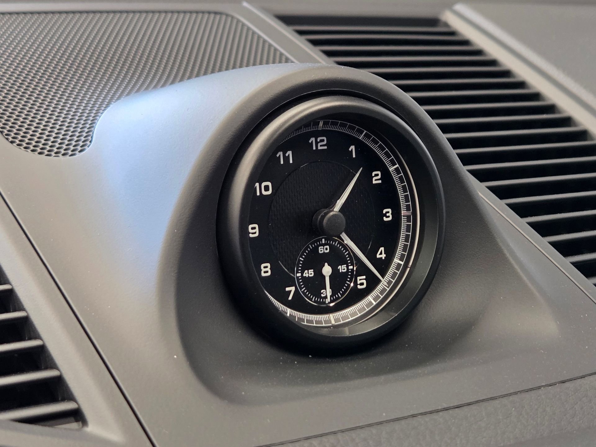 New 2026 Porsche Macan AWD/4WD image 19