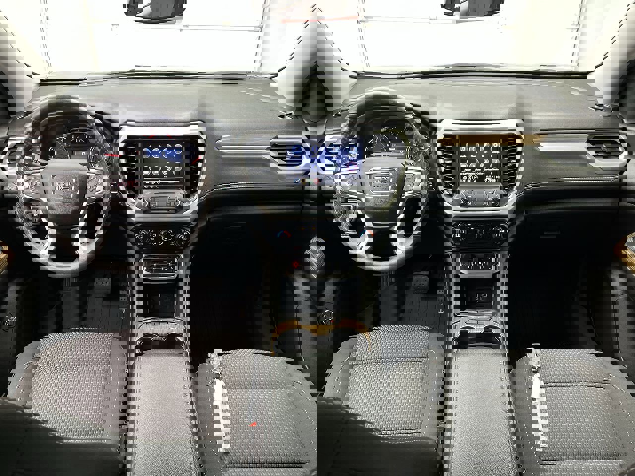 Certified 2023 GMC Acadia SLE w/ Driver Convenience Package image 4