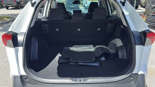 Certified 2024 Toyota RAV4 LE AWD/4WD image 9