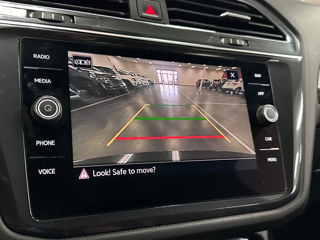 Used 2022 Volkswagen Tiguan SEL R-Line AWD/4WD image 23