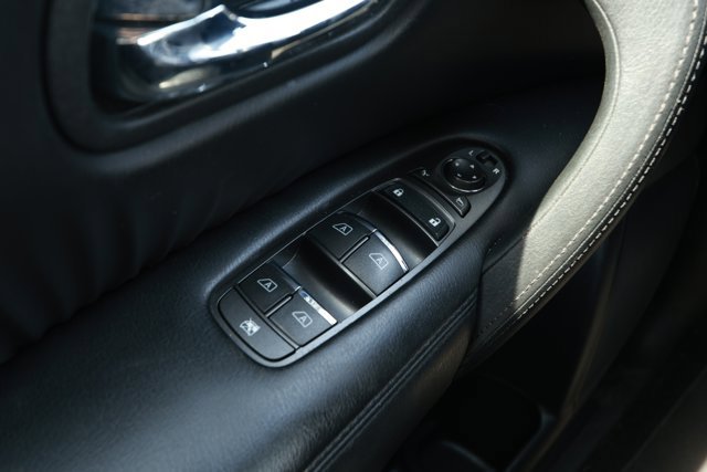 Used 2023 Nissan Armada SL image 23