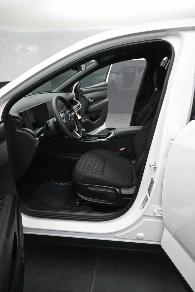 New 2026 Hyundai Santa Cruz SE FWD image 16