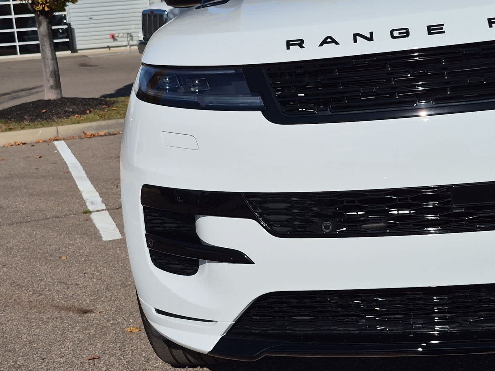 New 2027 Land Rover Range Rover Sport Dynamic SE AWD/4WD image 10